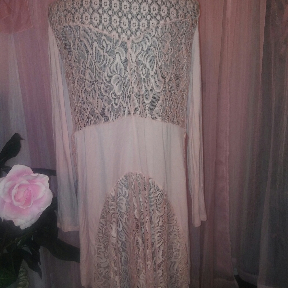 NWOT, Light Pink Long Topper